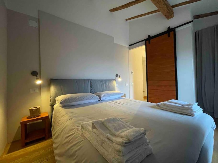 Romantic Attic Room With Panoramic View Bolonia Exterior foto